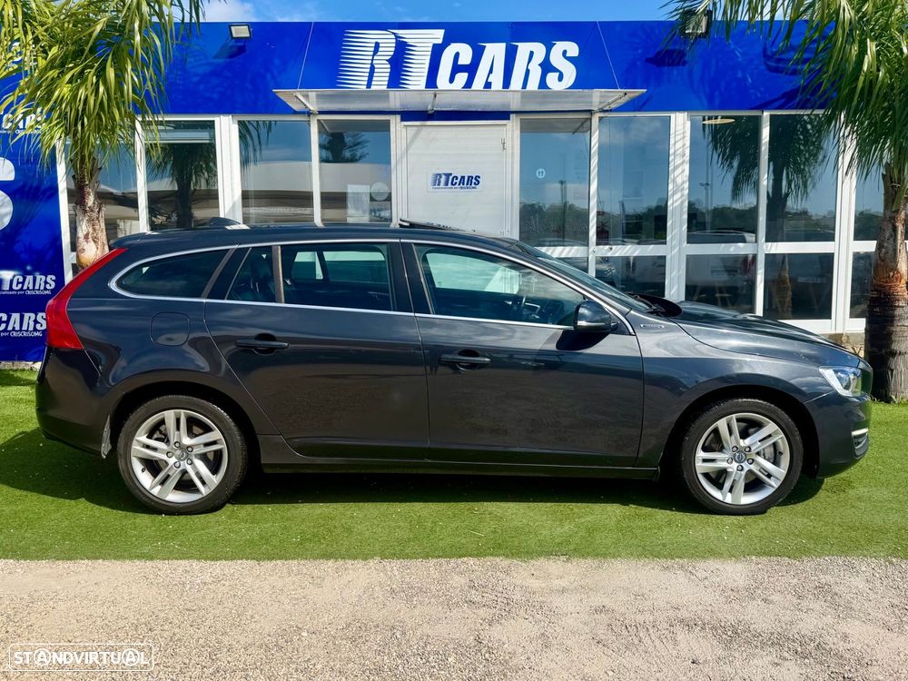 Volvo V60 2.4 D6 Momentum AWD Phev - 3