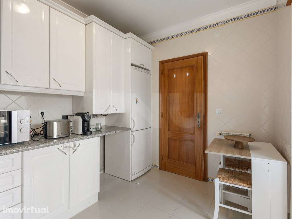 Moradia T2 com piscina e vista mar para venda em Santa Cruz. - Grande imagem: 3/41