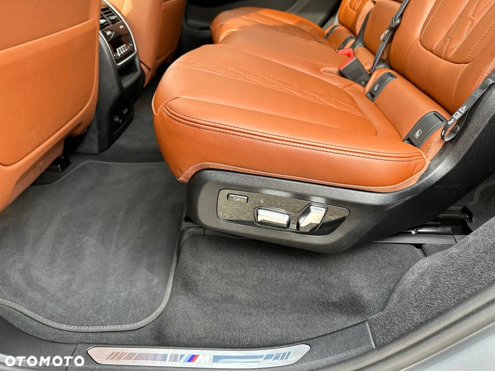 BMW X7 M60i xDrive mHEV sport - 23