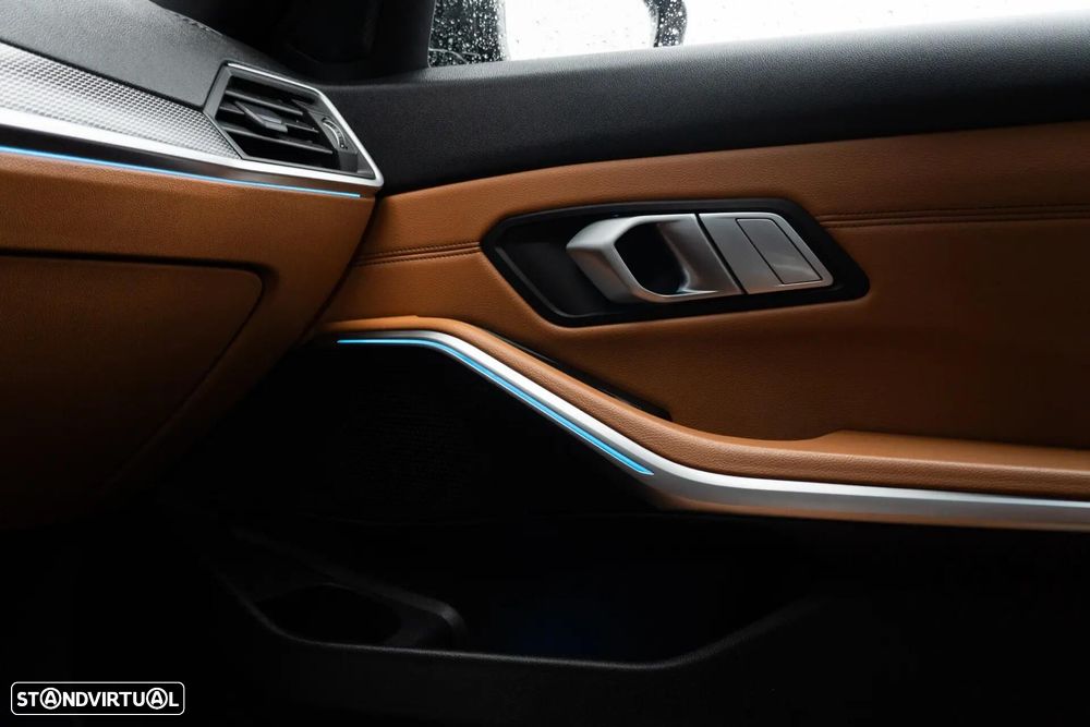 BMW 330 e Pack M Auto - 41