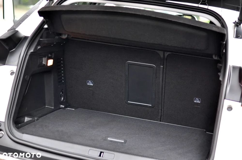 Peugeot 3008 1.2 PureTech GPF Allure S&S EAT8 - 11