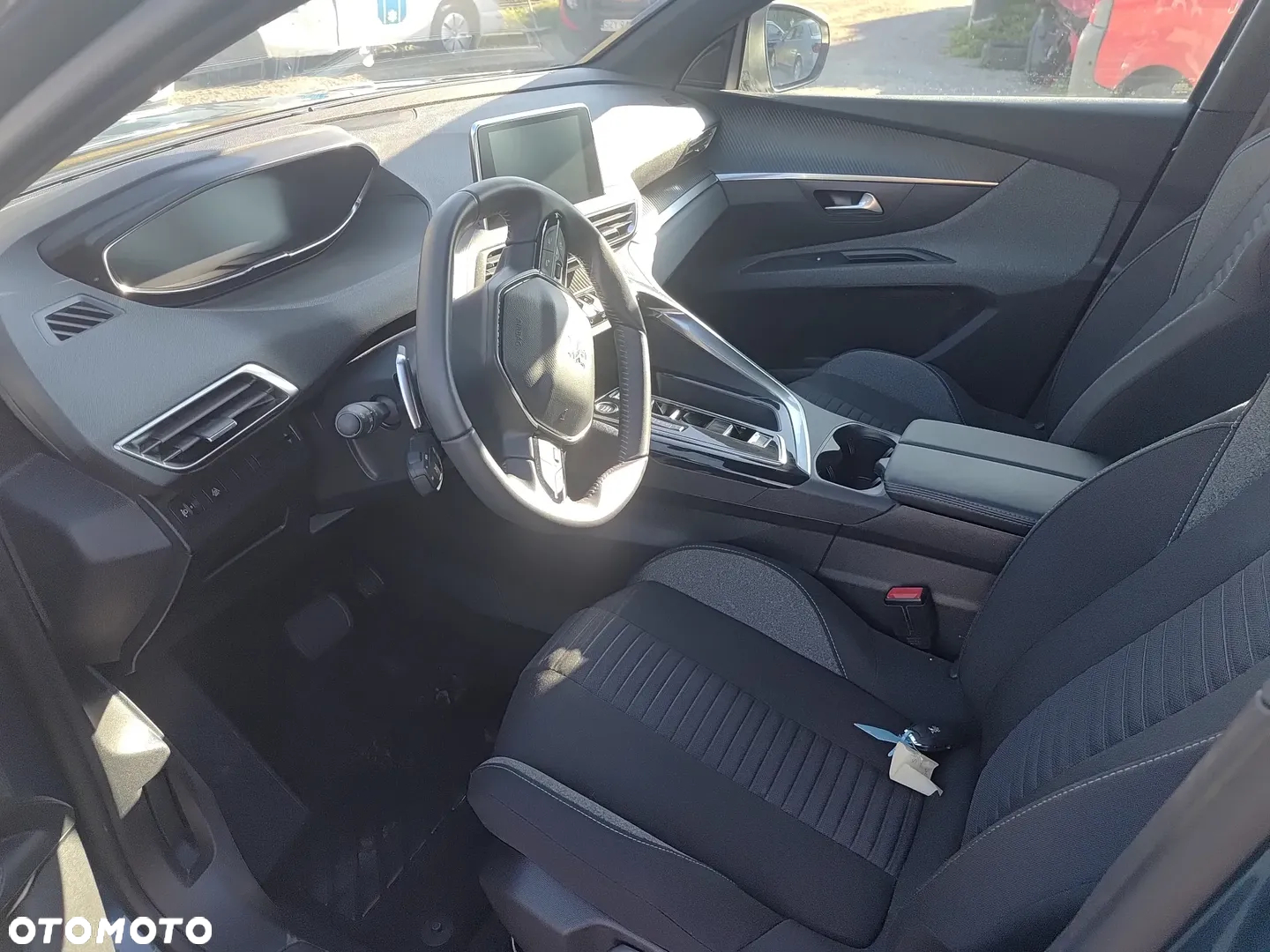 Peugeot 5008 1.2 PureTech Active S&S EAT8 - 17