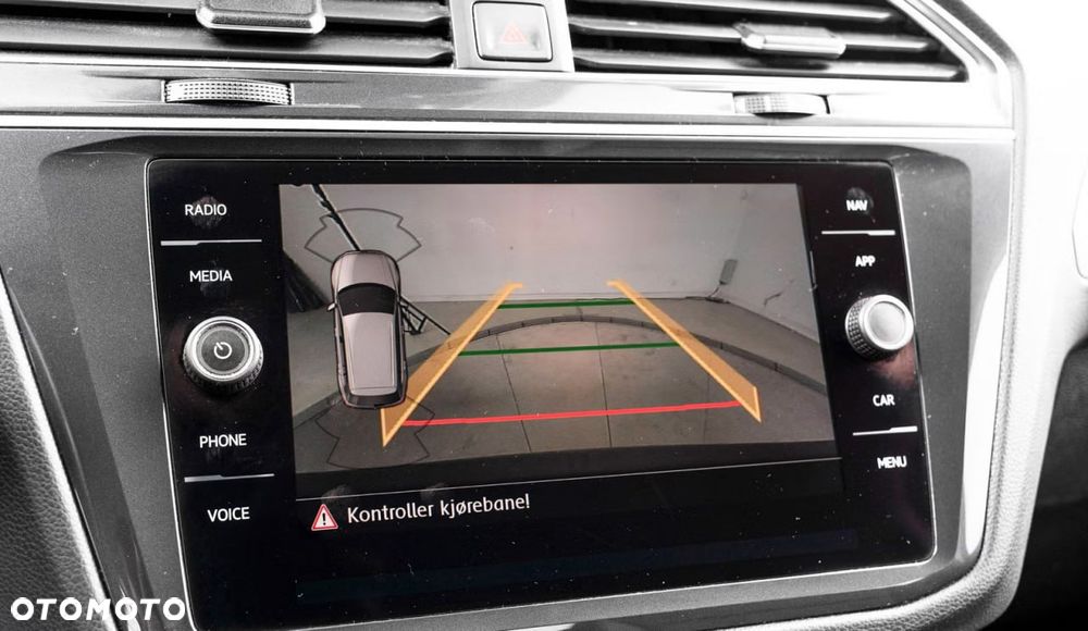 Volkswagen Tiguan 2.0 TDI SCR 4MotION DSG R-Line - 23