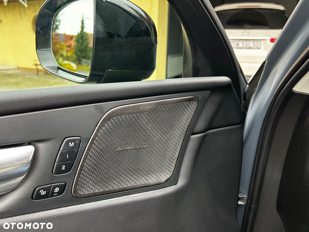 Volvo XC 60 T8 AWD Recharge Geartronic RDesign - 32