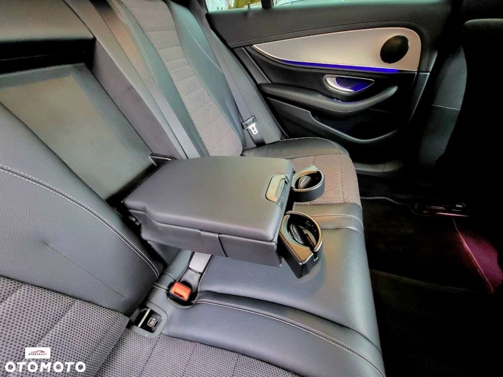 Mercedes-Benz Klasa E - 32