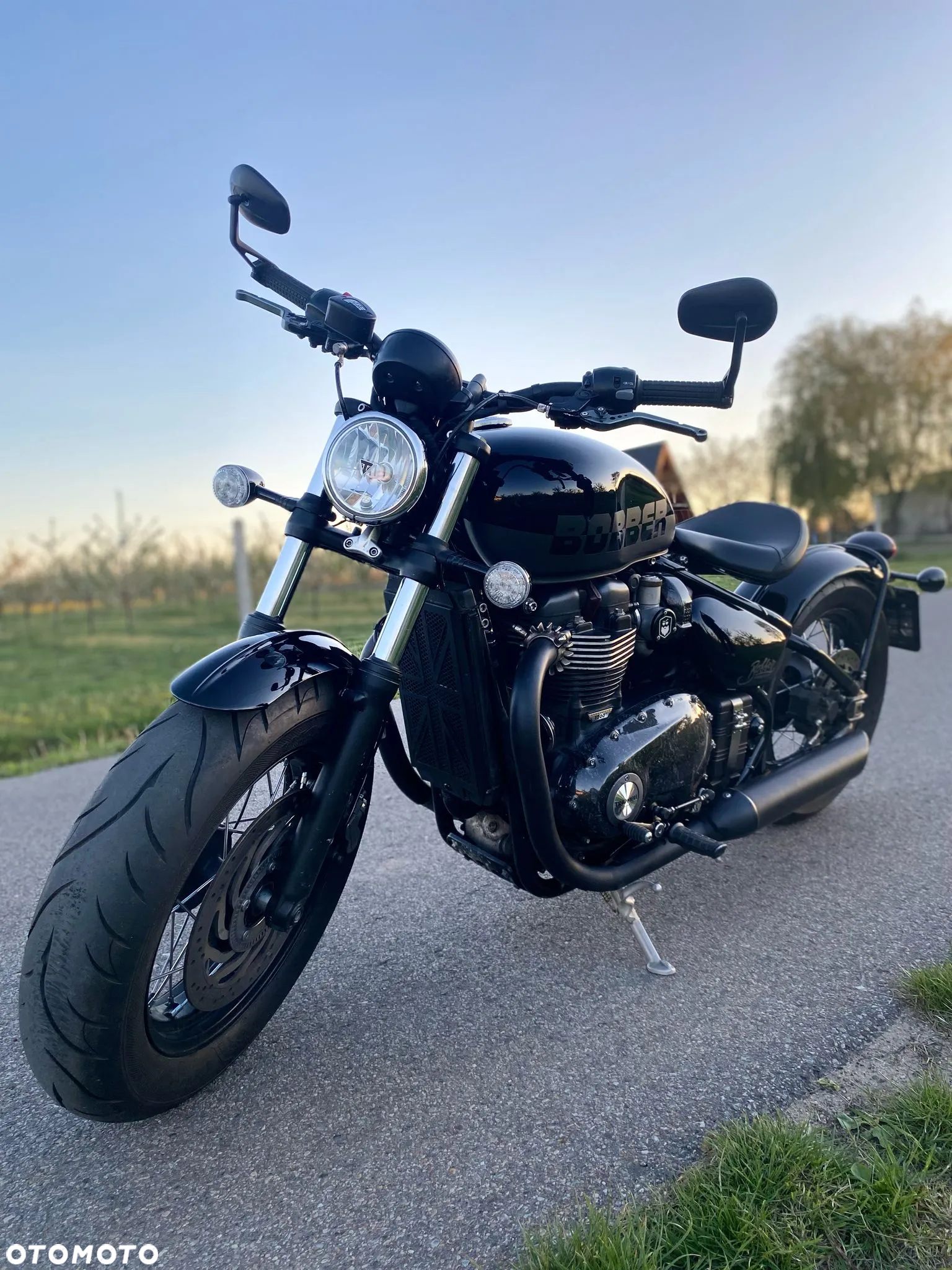 Triumph Bonneville Bobber - 7