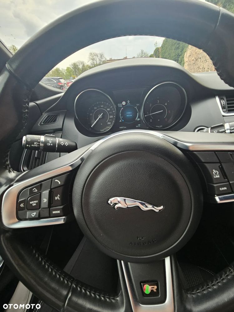 Jaguar E-Pace D150 R-Dynamic - 20