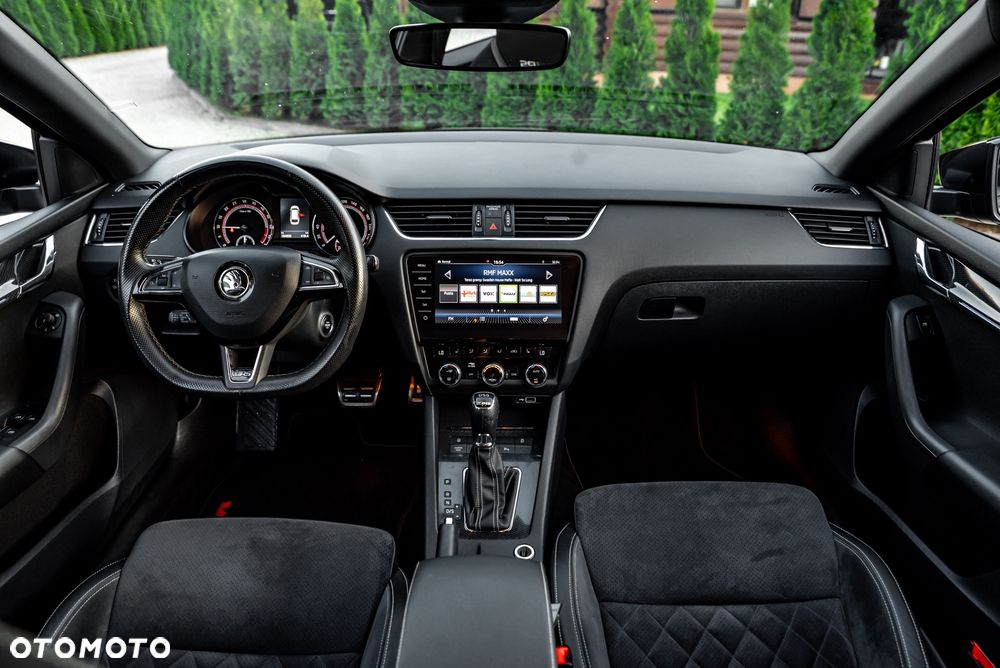 Skoda Octavia 2.0 TDI DSG RS - 27