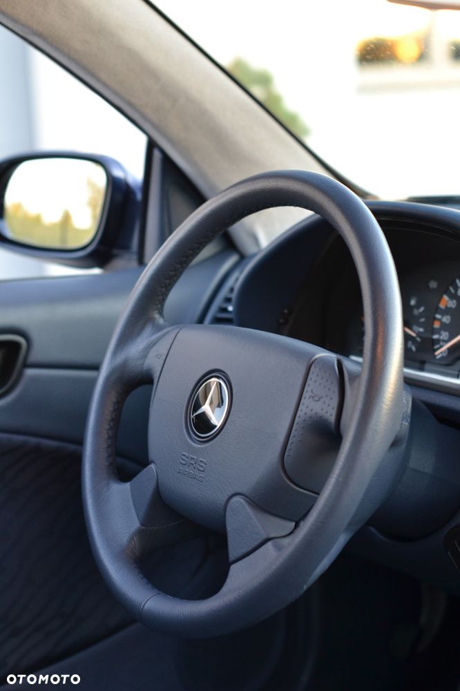 Mercedes-Benz CLK - 24