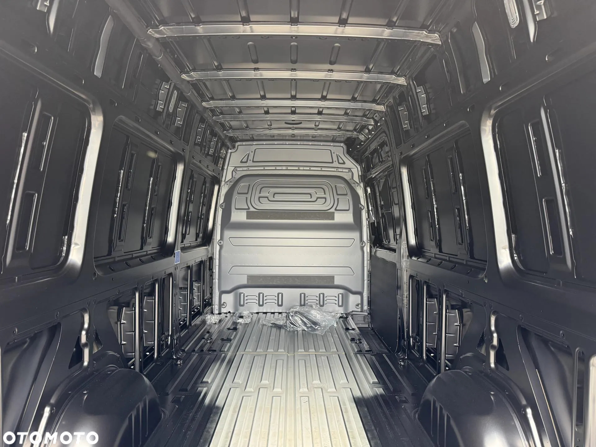 Mercedes-Benz Sprinter - 8