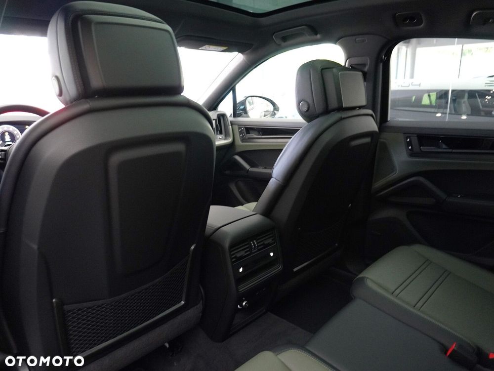 Porsche Cayenne E-Hybrid PHEV Black Edition - 34