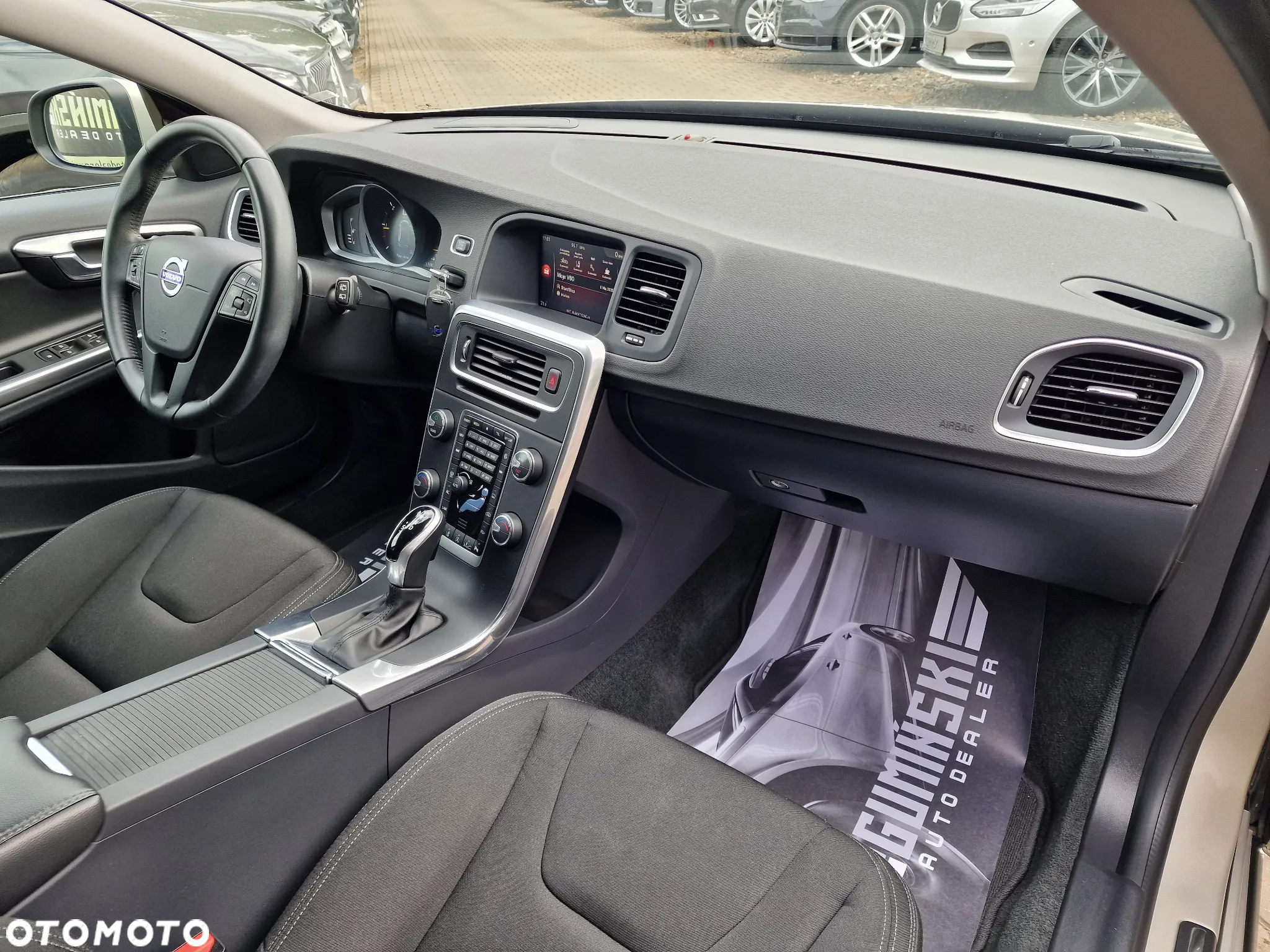 Volvo V60 D2 Geartronic Momentum - 25