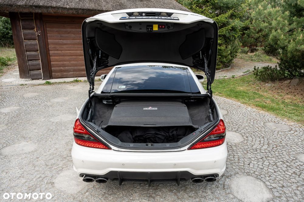 Mercedes-Benz SL 63 AMG - 25