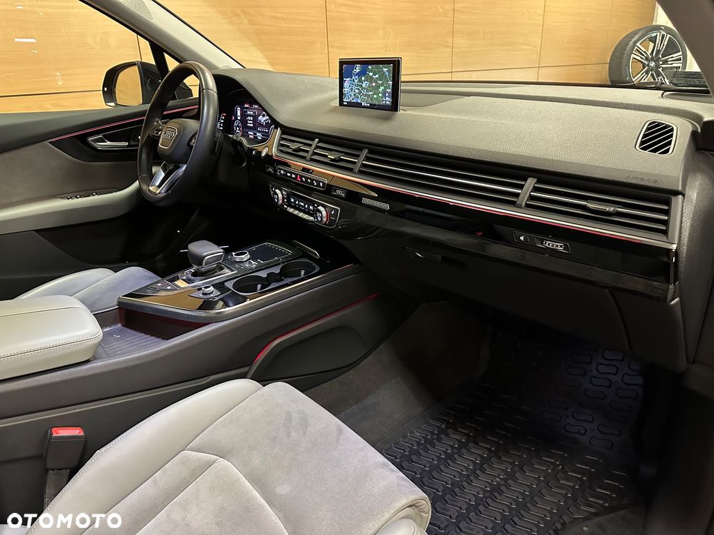 Audi Q7 - 7