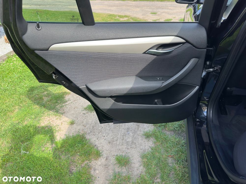 BMW X1 sDrive18d xLine - 29