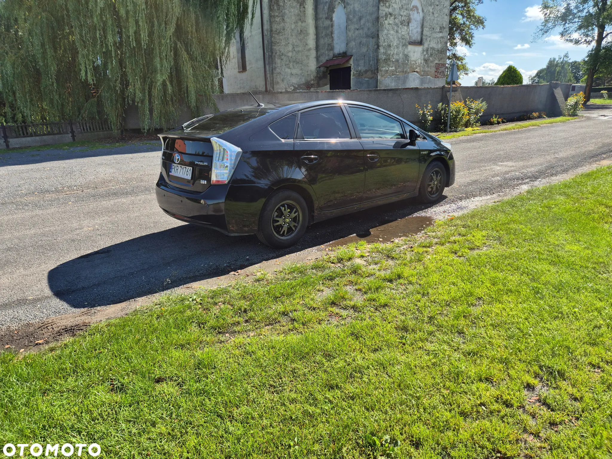 Toyota Prius (Hybrid) - 18
