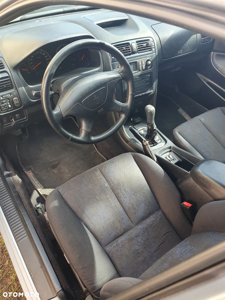 Mitsubishi Galant - 11