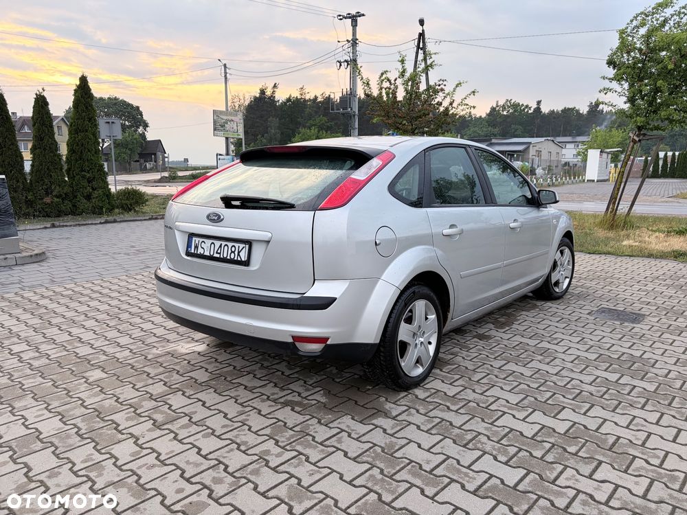Ford Focus 1.6 16V Ambiente - 5