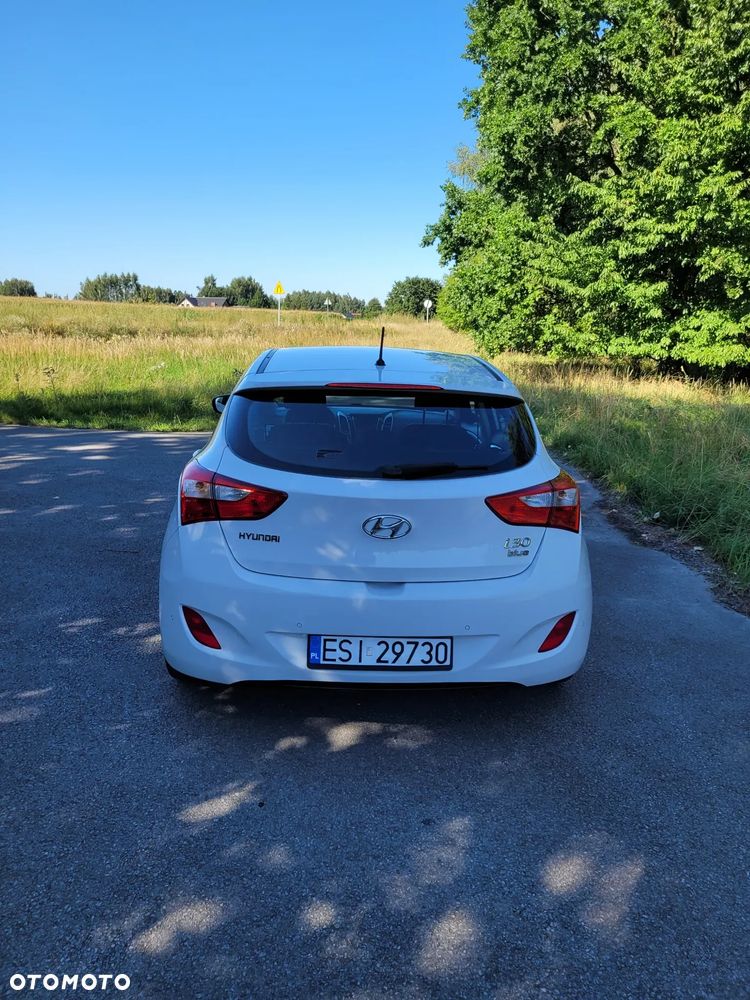 Hyundai i30 blue 1.6 CRDi Classic - 3