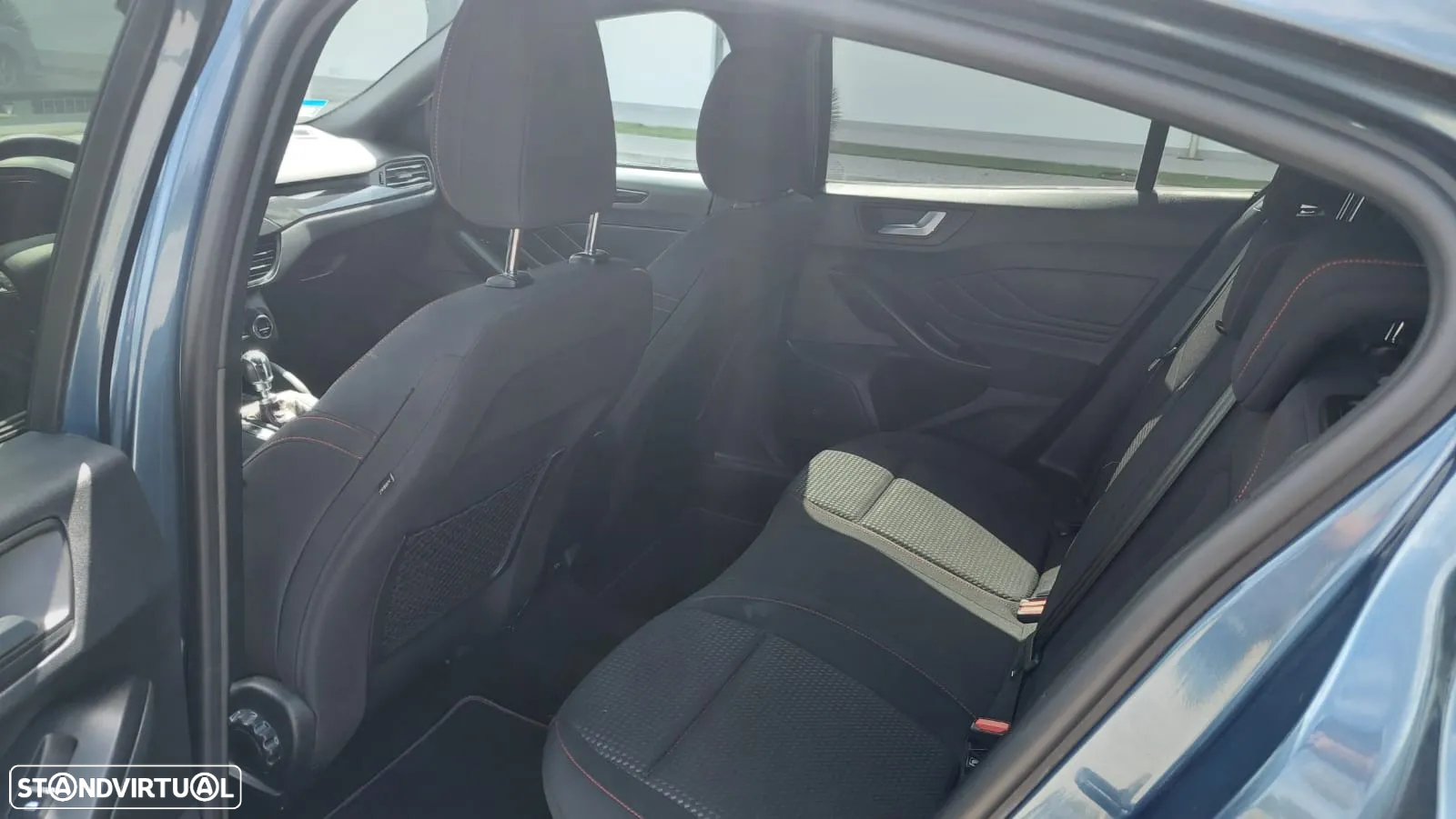 Ford Focus 1.0 EcoBoost MHEV ST-Line X - 23