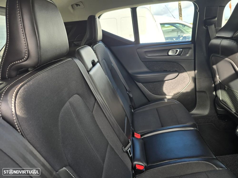 Volvo XC 40 2.0 D3 Momentum Plus - 11