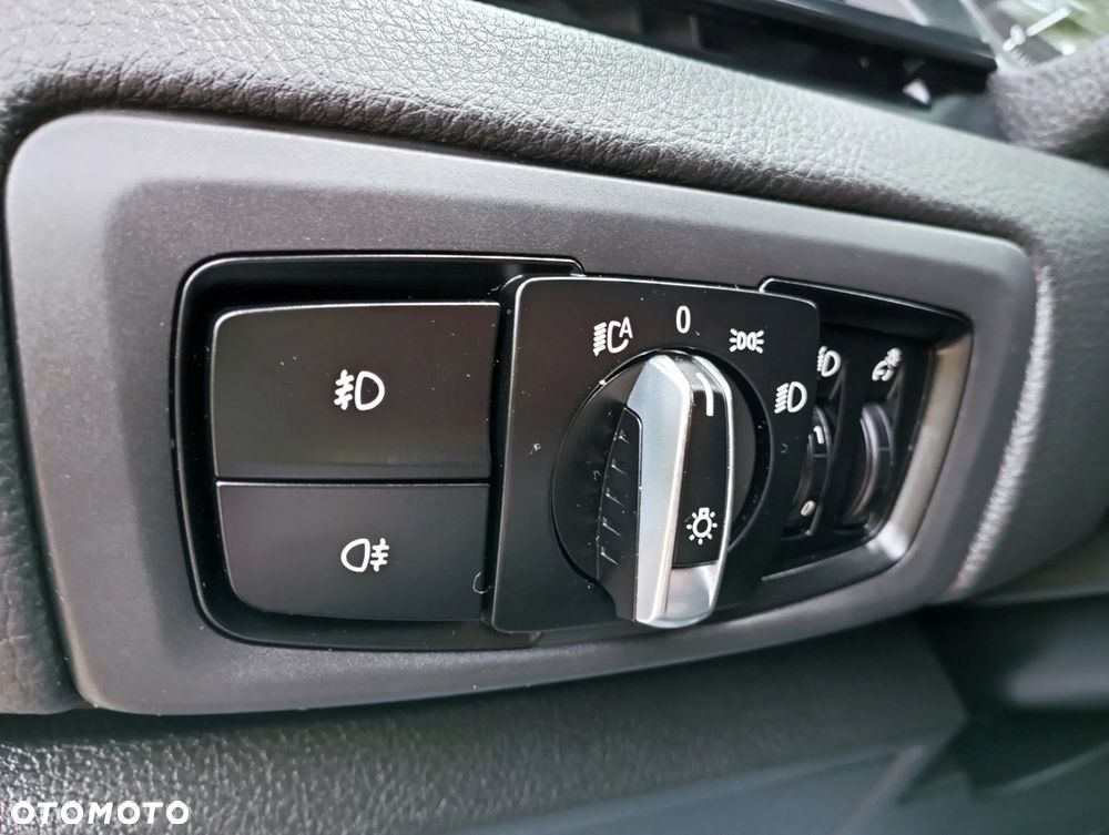BMW Seria 2 218i - 31