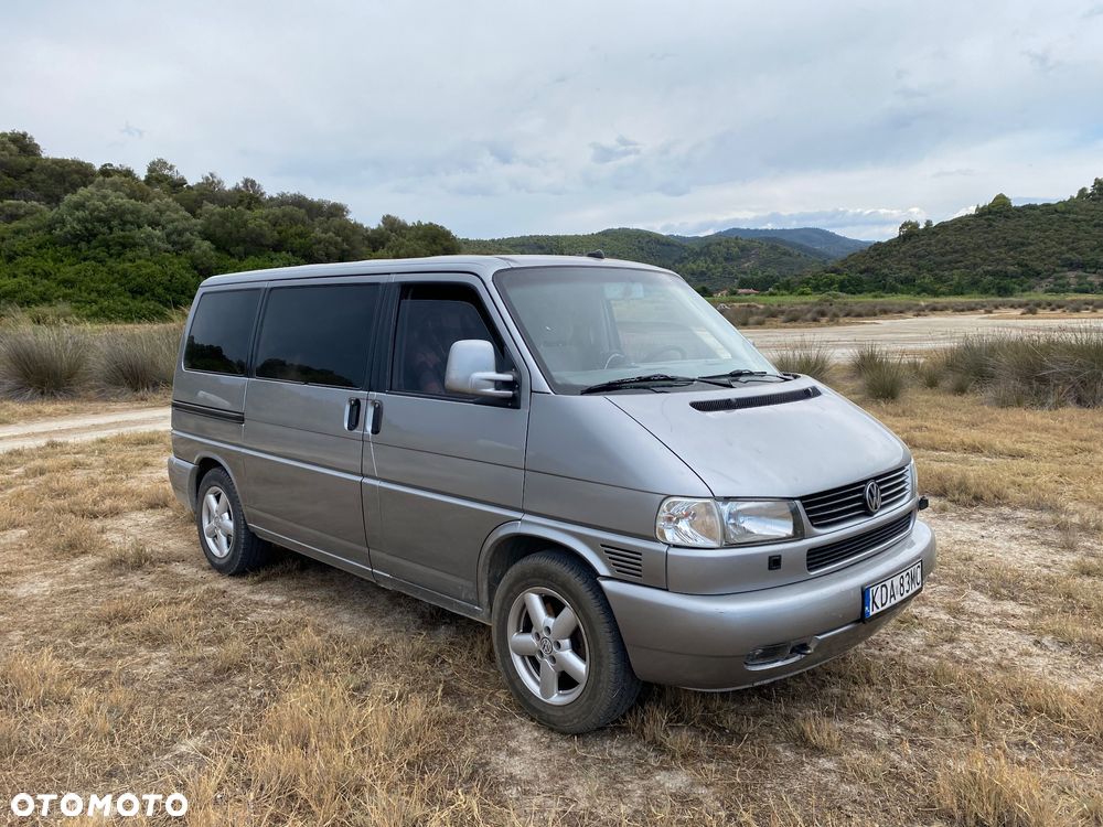 Volkswagen Caravelle - 8