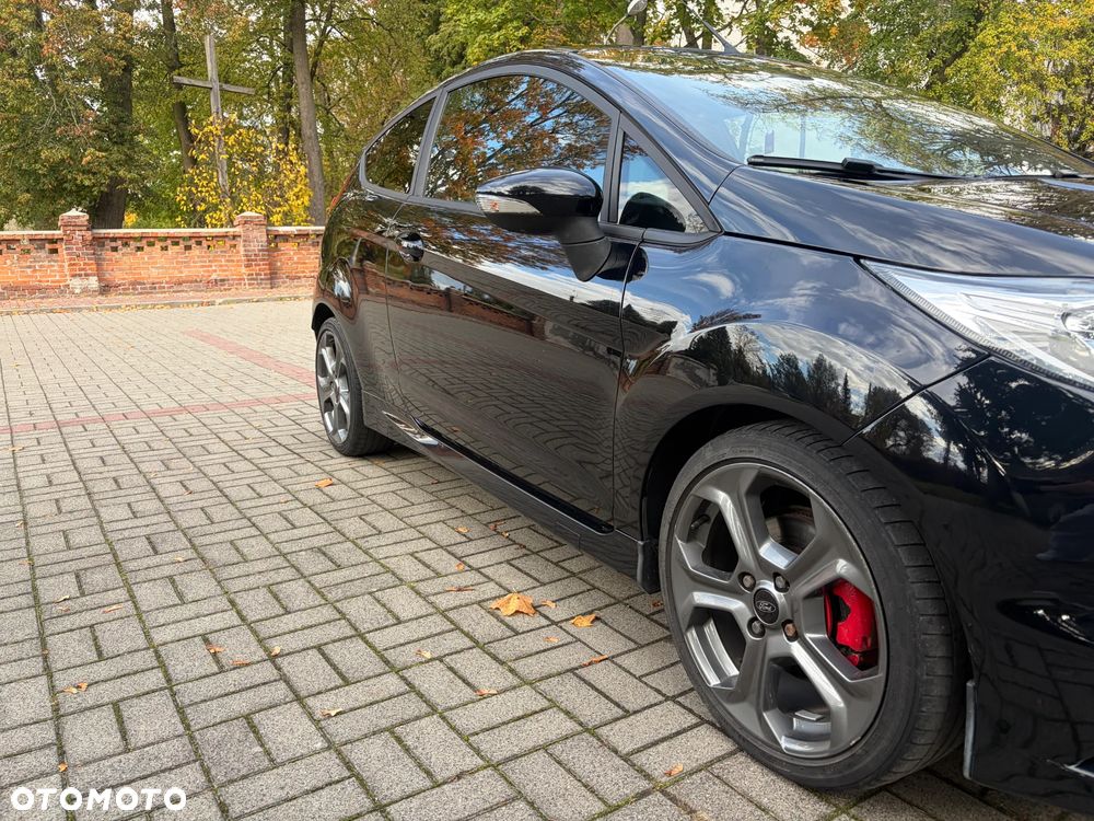 Ford Fiesta 1.6 EcoBoost mit Leder-Sport-Paket ST - 10