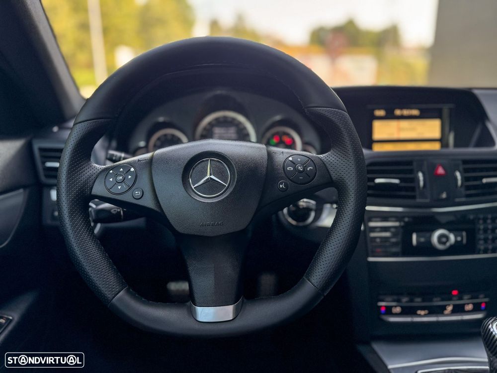 Mercedes-Benz E 220 CDi Avantgarde BlueEfficiency - 37