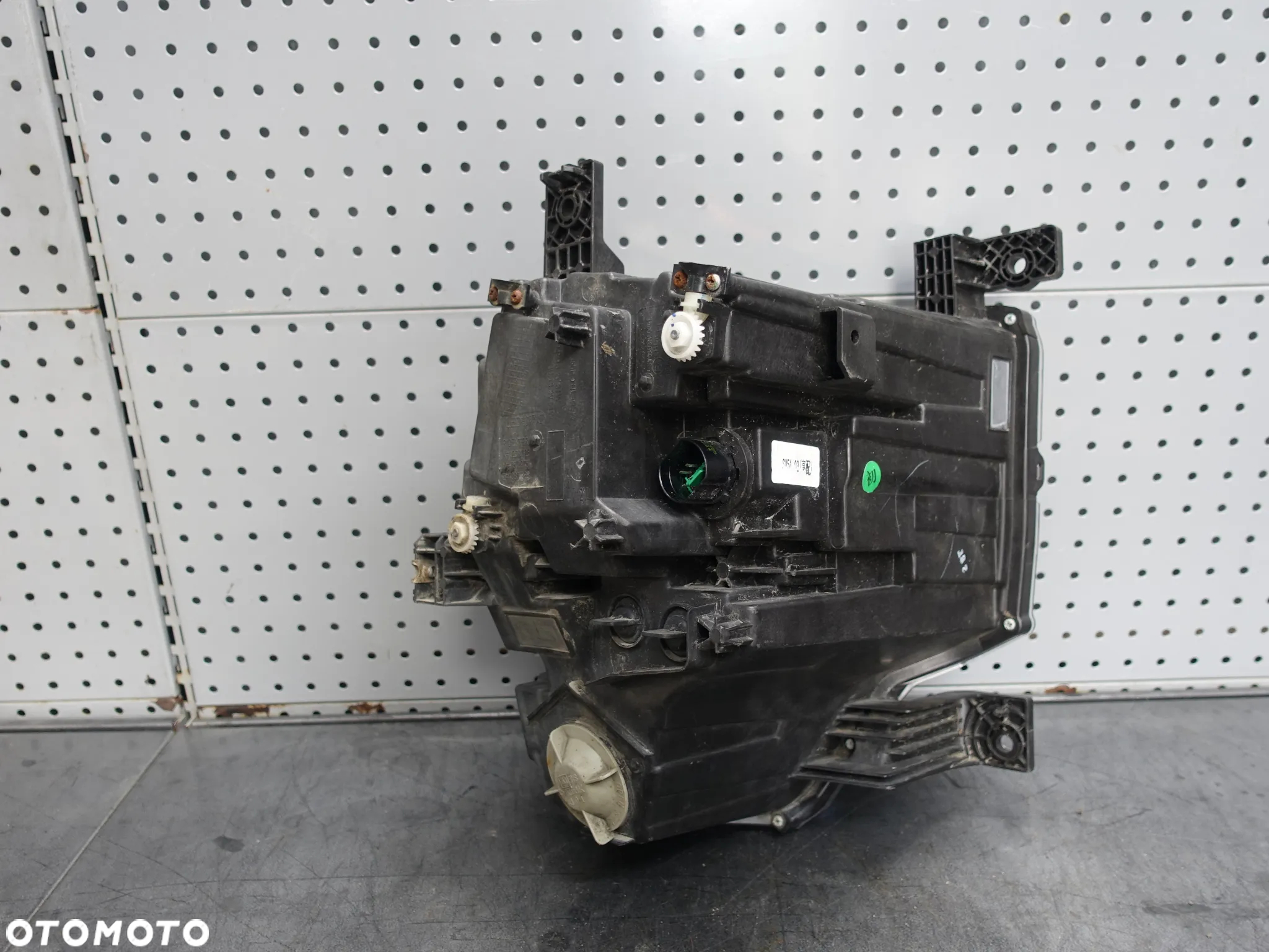 Maxus Euniq 6 Lampa Lewa Przednia W Zderzak - 5
