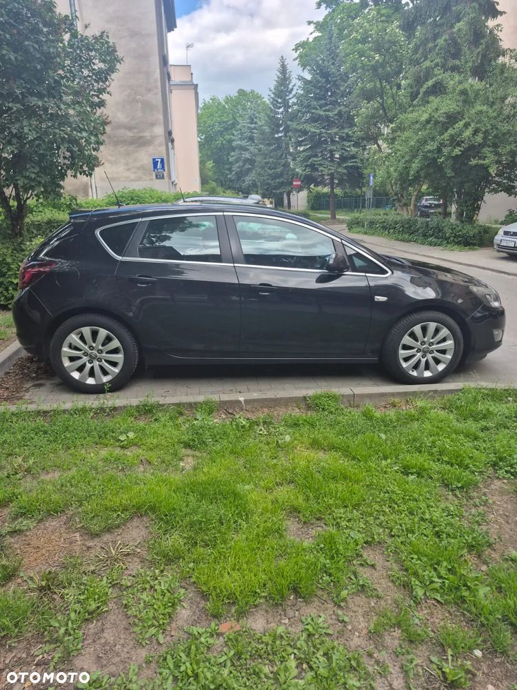 Opel Astra 1.7 CDTI Cosmo - 4