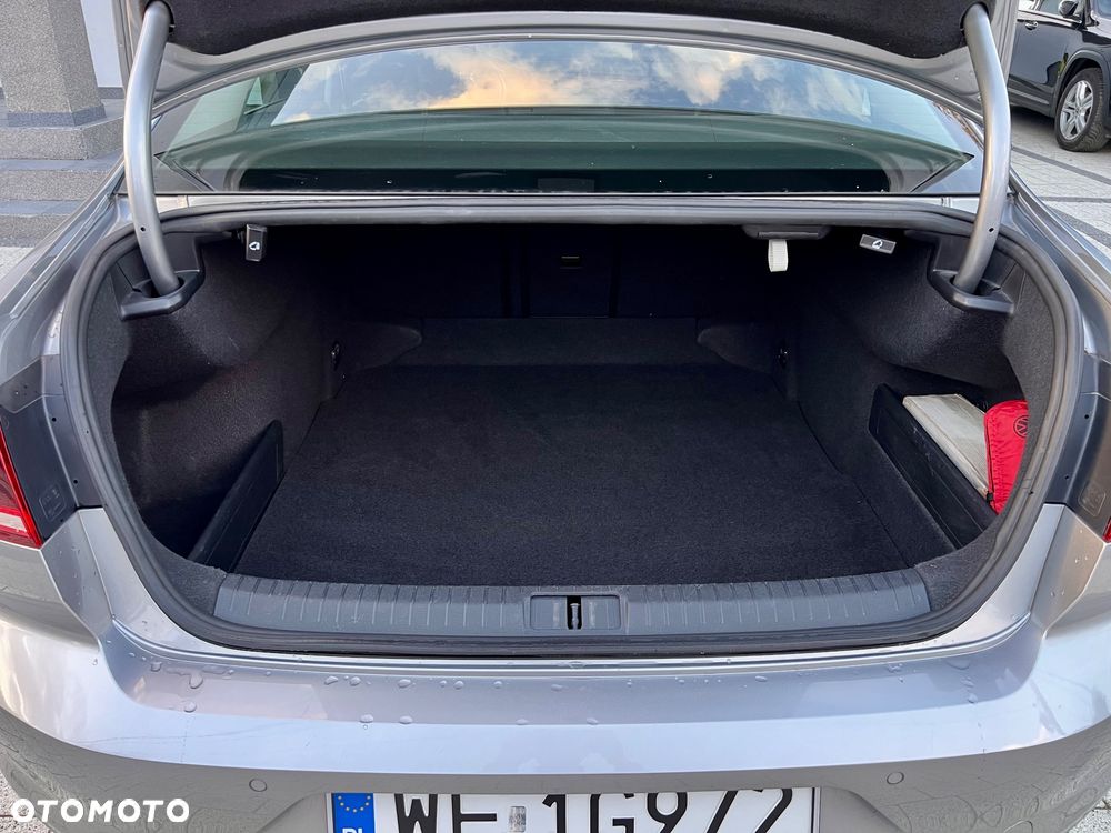 Volkswagen Passat 2.0 TDI EVO Business - 11