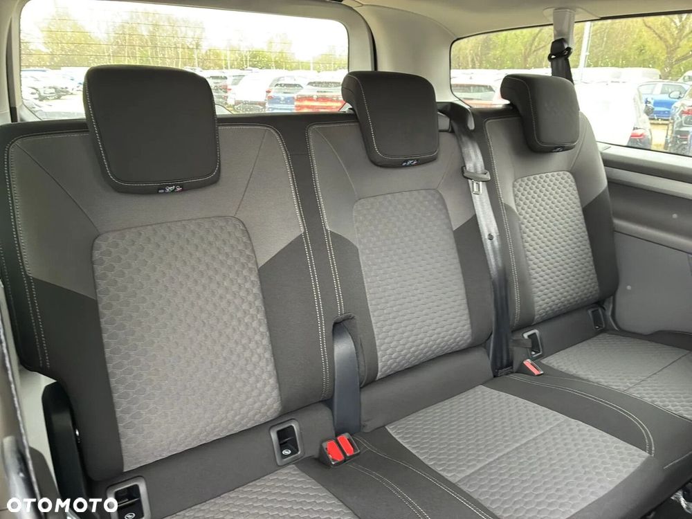 Volkswagen Caravelle - 18