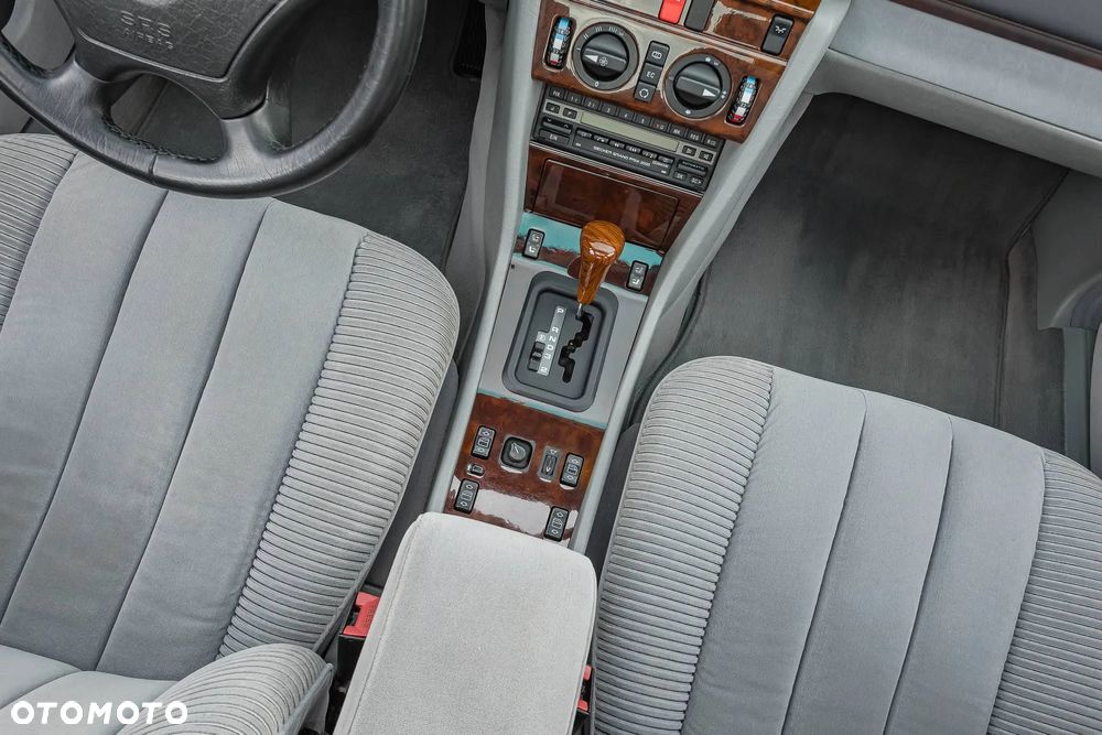 Mercedes-Benz W124 (1984-1993) - 19