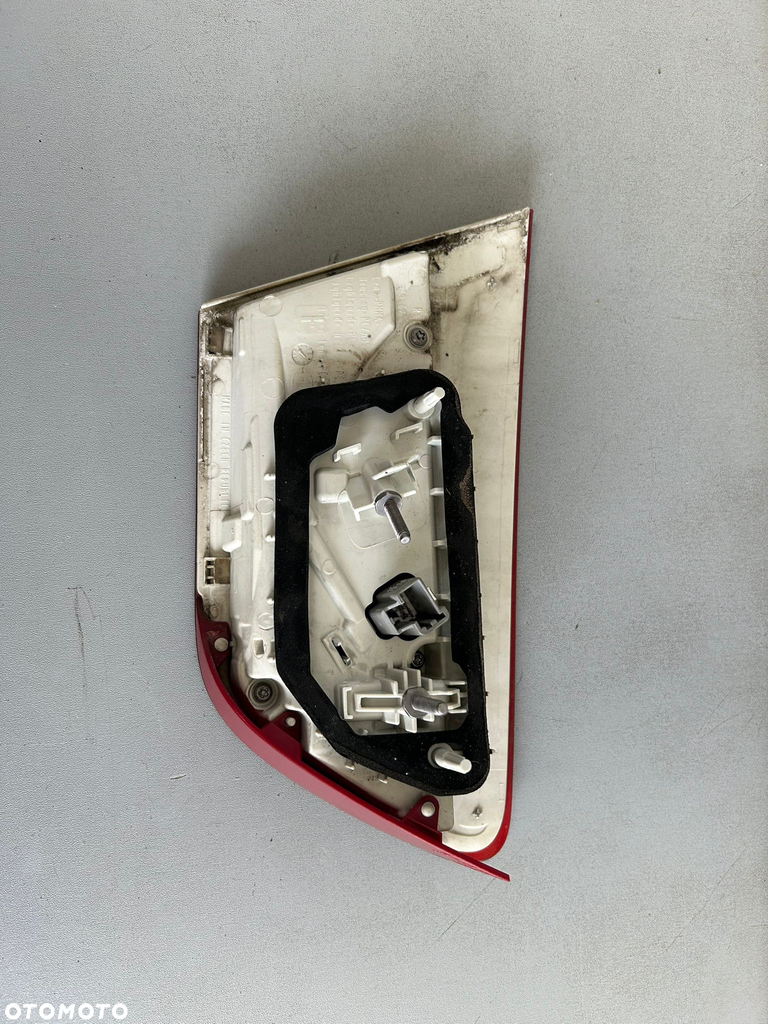 JAGUAR XE X760 LAMPA W KLAPĘ LEWY TYŁ PRAWY TYŁ - 4