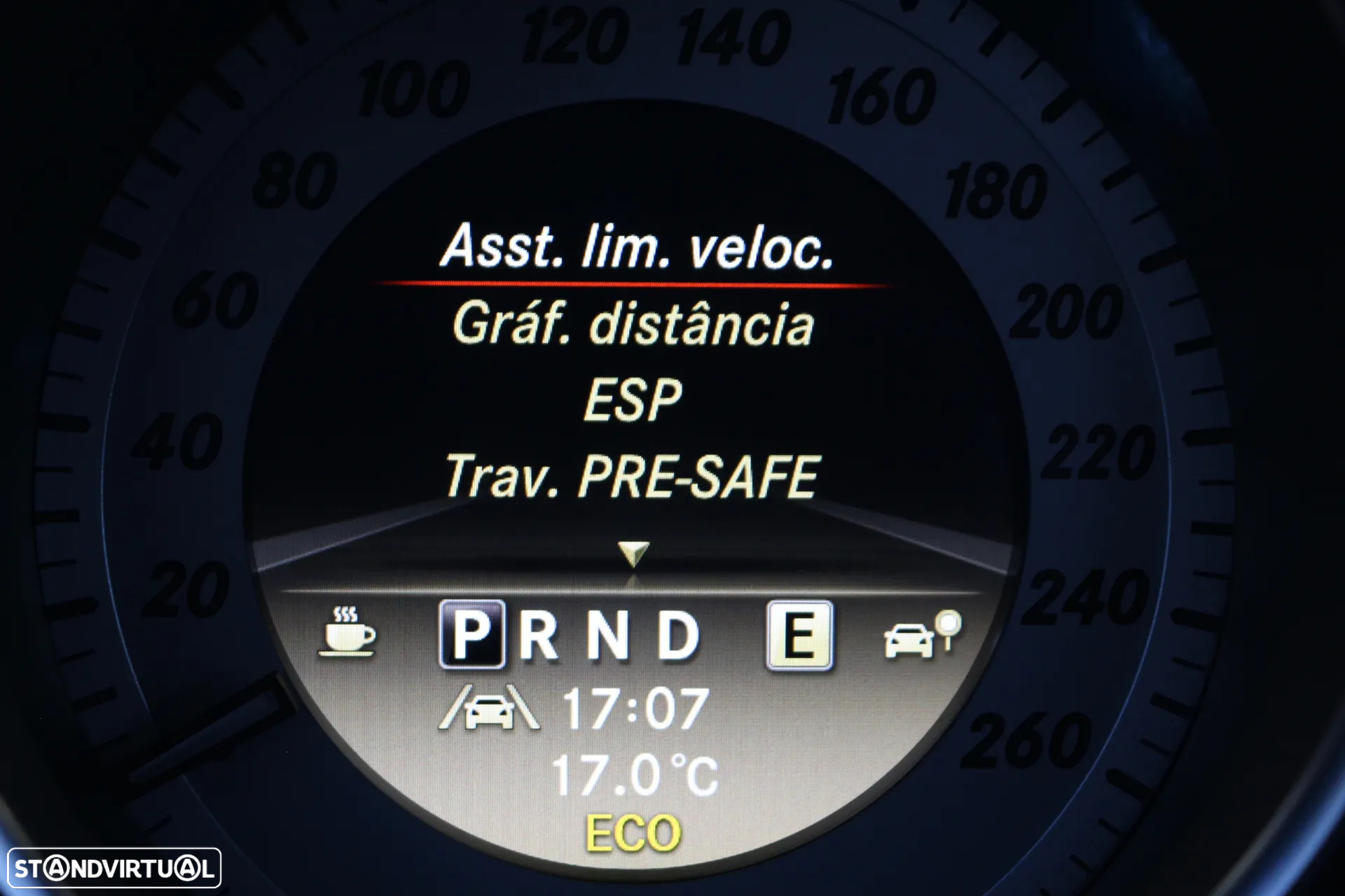 Mercedes-Benz C 250 d Coupe 9G-TRONIC AMG Line - 25
