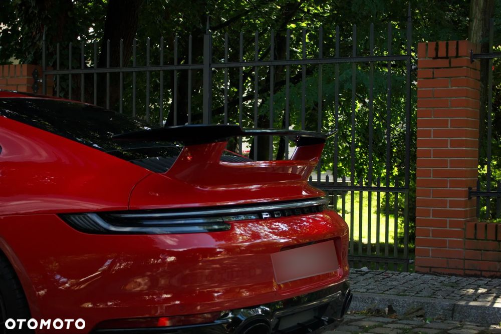Porsche 911 Carrera GTS - 4