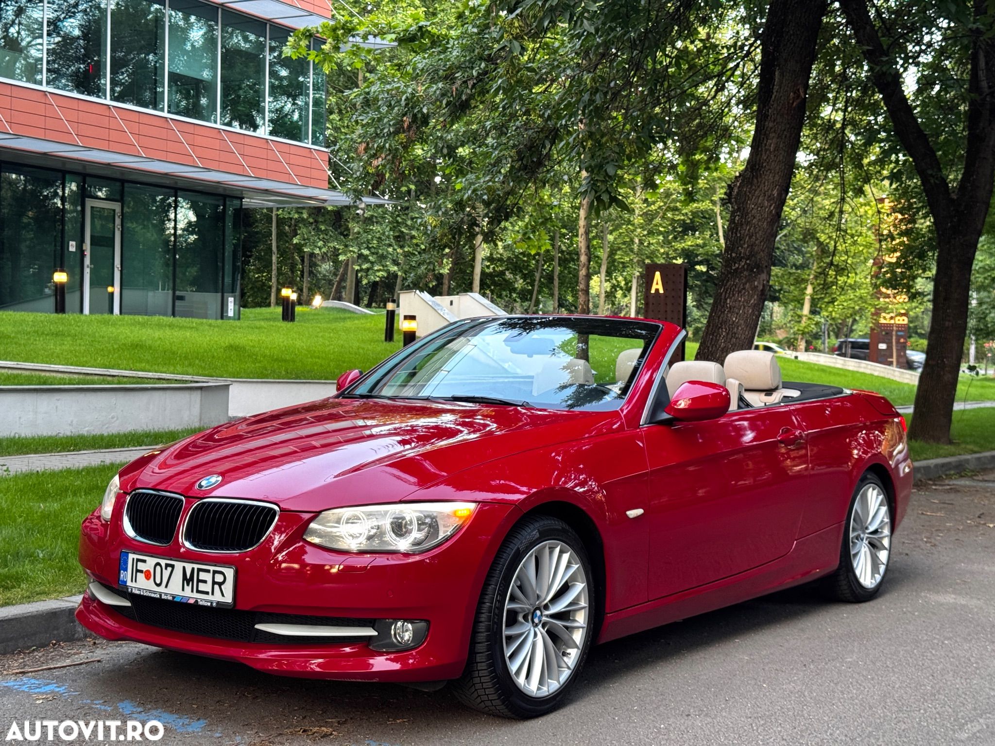 BMW Seria 3 318i - 1