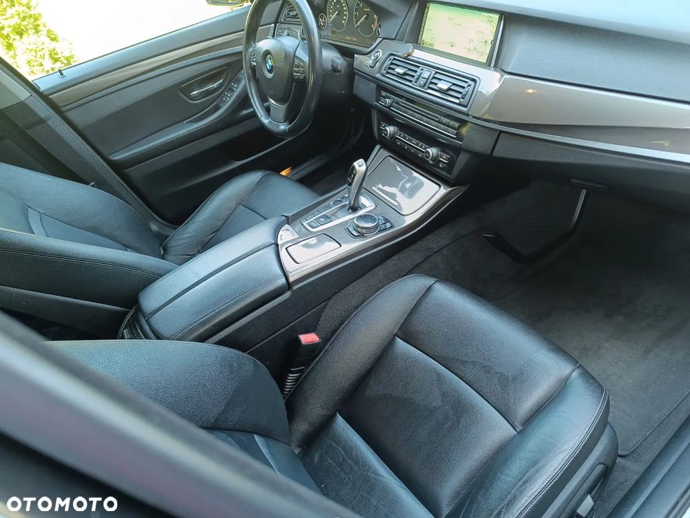 BMW Seria 5 520d xDrive Modern Line - 9
