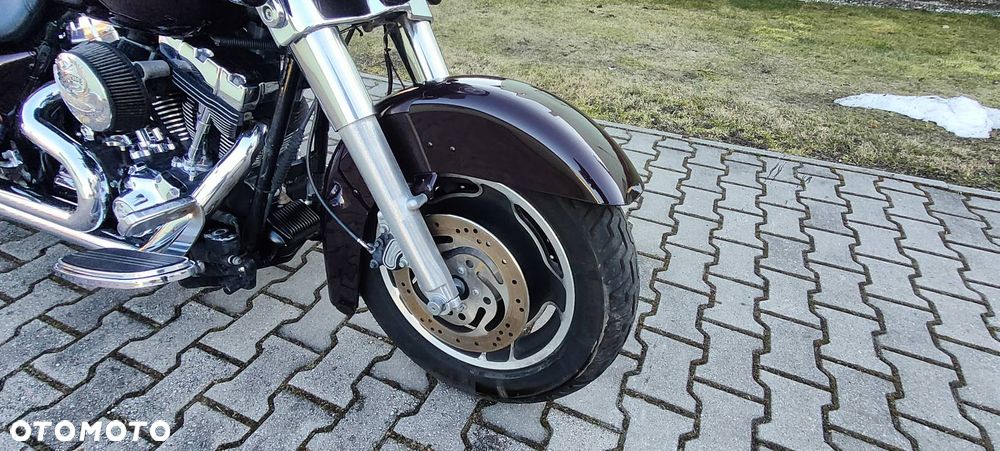 Harley-Davidson Touring Street Glide - 16