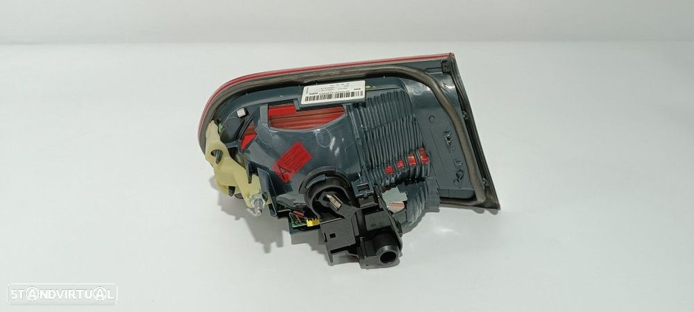 FAROLIM TRASEIRO DIREITO BMW SERIE 3 LIM. (F30) 320D - 4