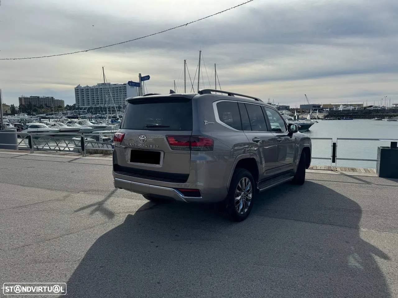 Toyota Land Cruiser - 16