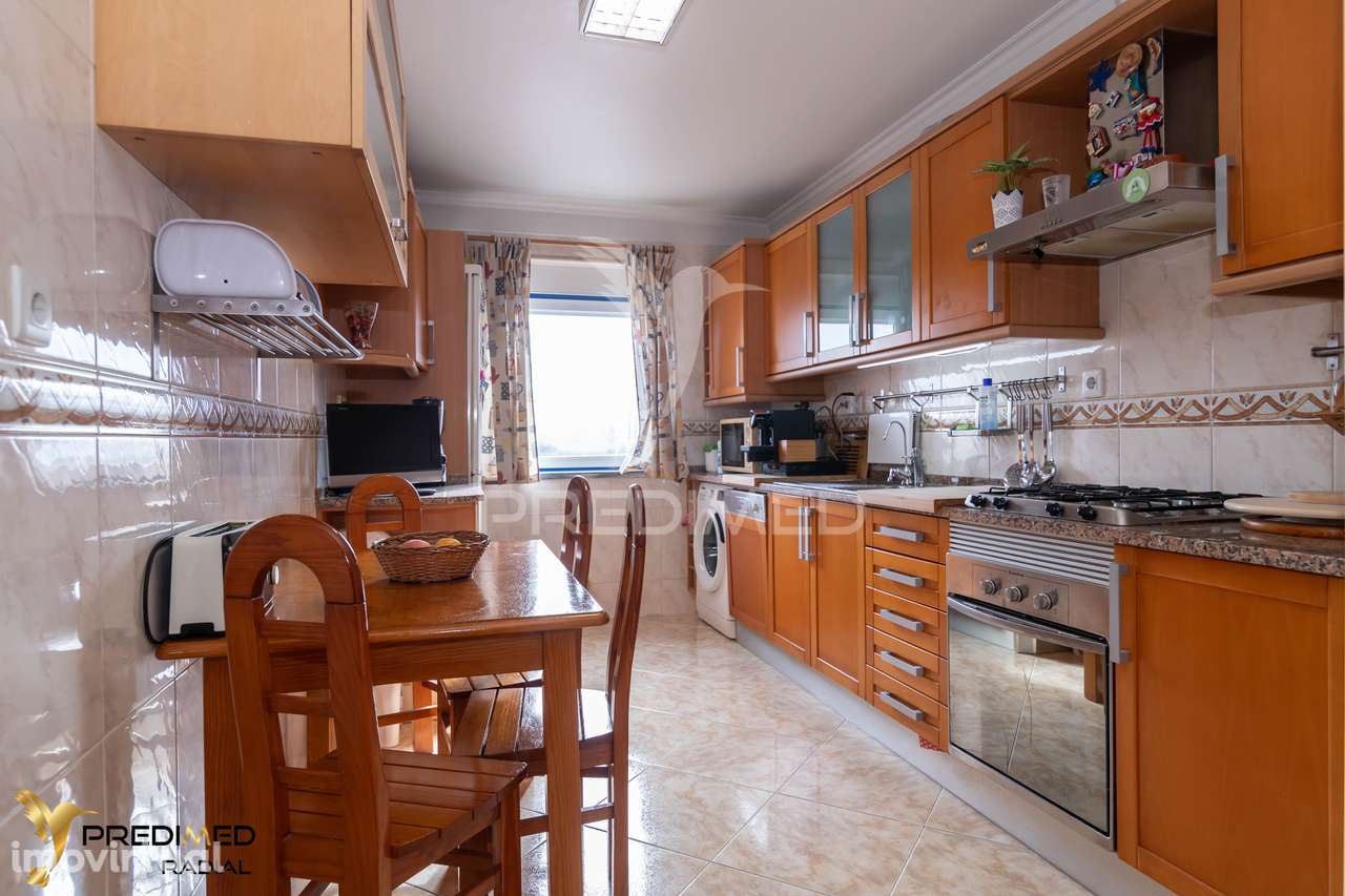 T2 em Condomínio Fechado, 2 WCs e Box 2 Carros - Grande imagem: 3/26