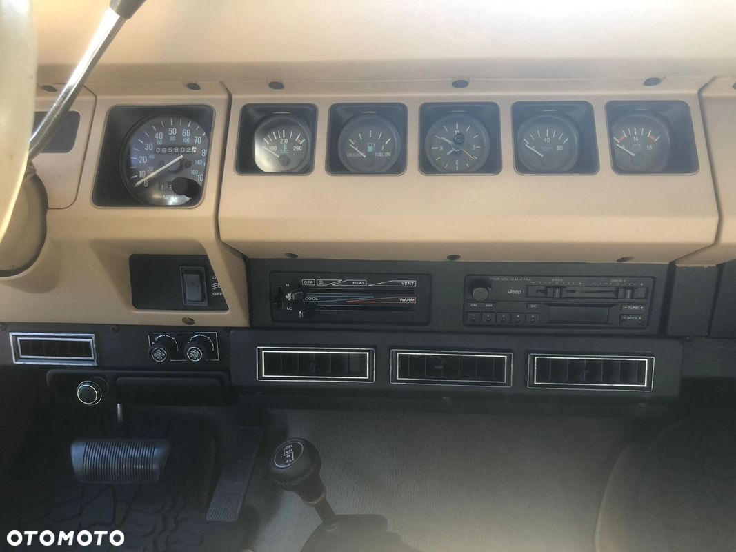Jeep Wrangler - 27