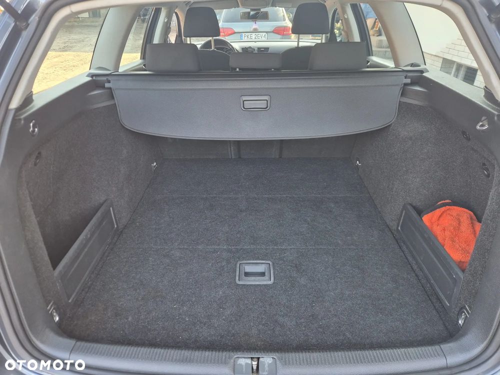 Volkswagen Passat - 8