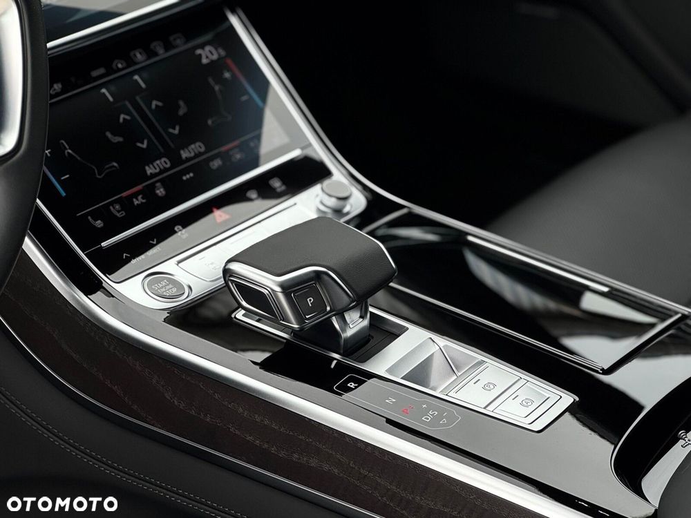 Audi A8 - 8
