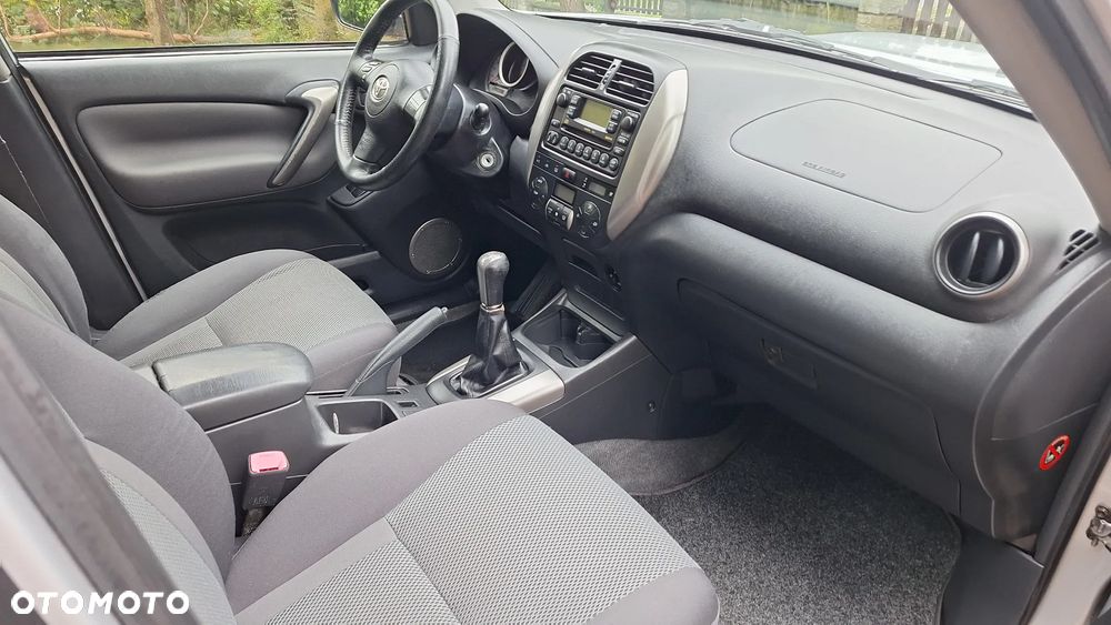 Toyota RAV4 2.0 D-4D Sol - 16