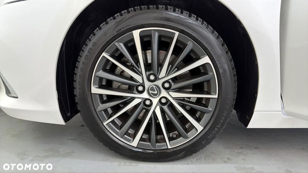 Lexus ES 300h Business Edition - 20