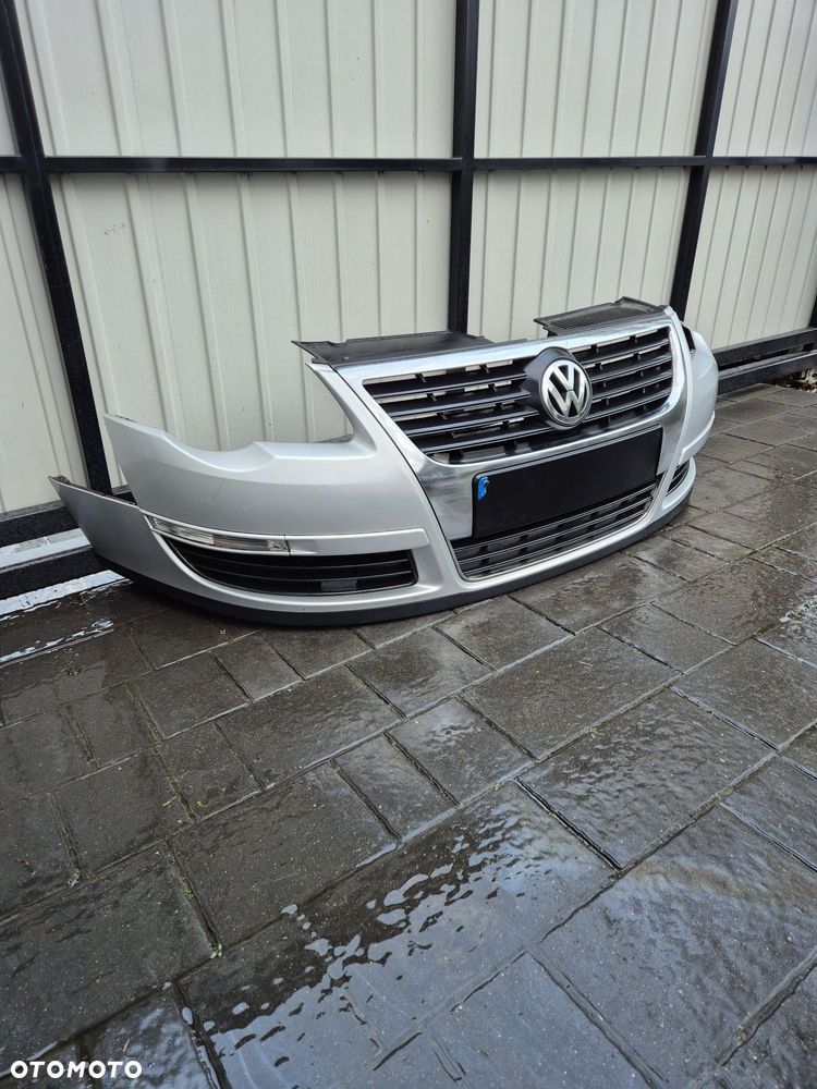 Zderzak przód przedni VW Passat B6 rok 08 kod lak LA7W - 2