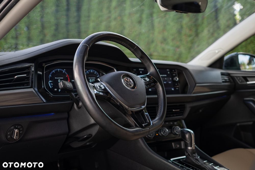 Volkswagen Jetta - 13